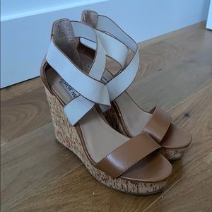 Steve Madden Eddna Wedge size 8.5